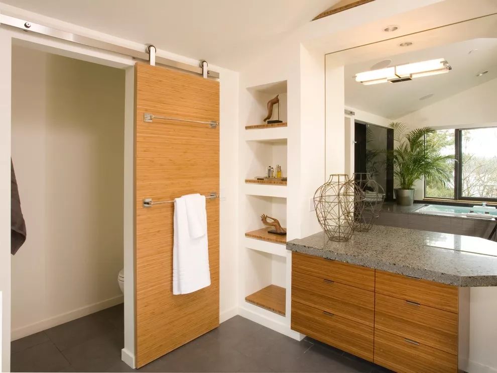 pintu geser kamar mandi