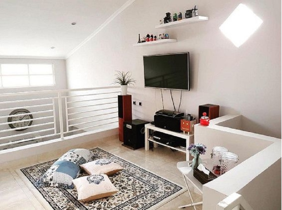 ruang keluarga yang nyaman tanpa sofa lesehan